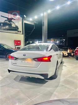 نیسان ئەلتیما